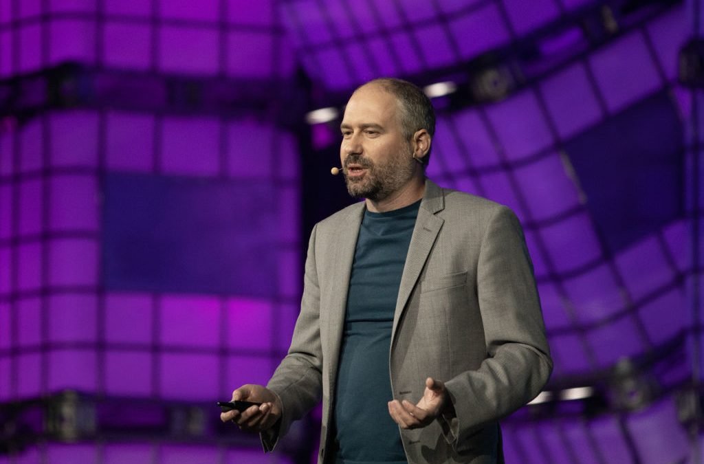 لماذا حصل وكيل الذكاء الاصطناعي الناشئة /dev/agents على جولة أولية ضخمة بقيمة 56 مليون دولار بتقييم قدره 500 مليون دولار